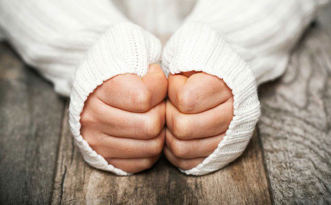 Bệnh Lạnh tay chân: Nguyên nhân, biến chứng và cách điều trị